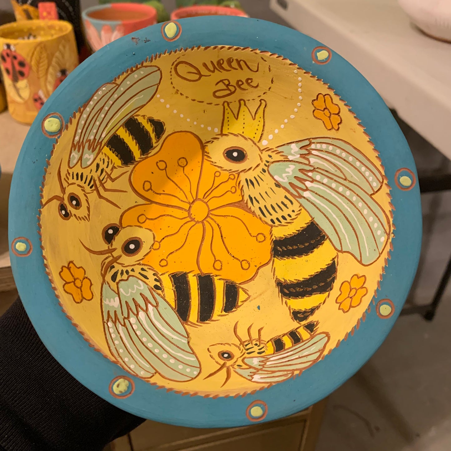 Queen Bee with turquoise rim 2
