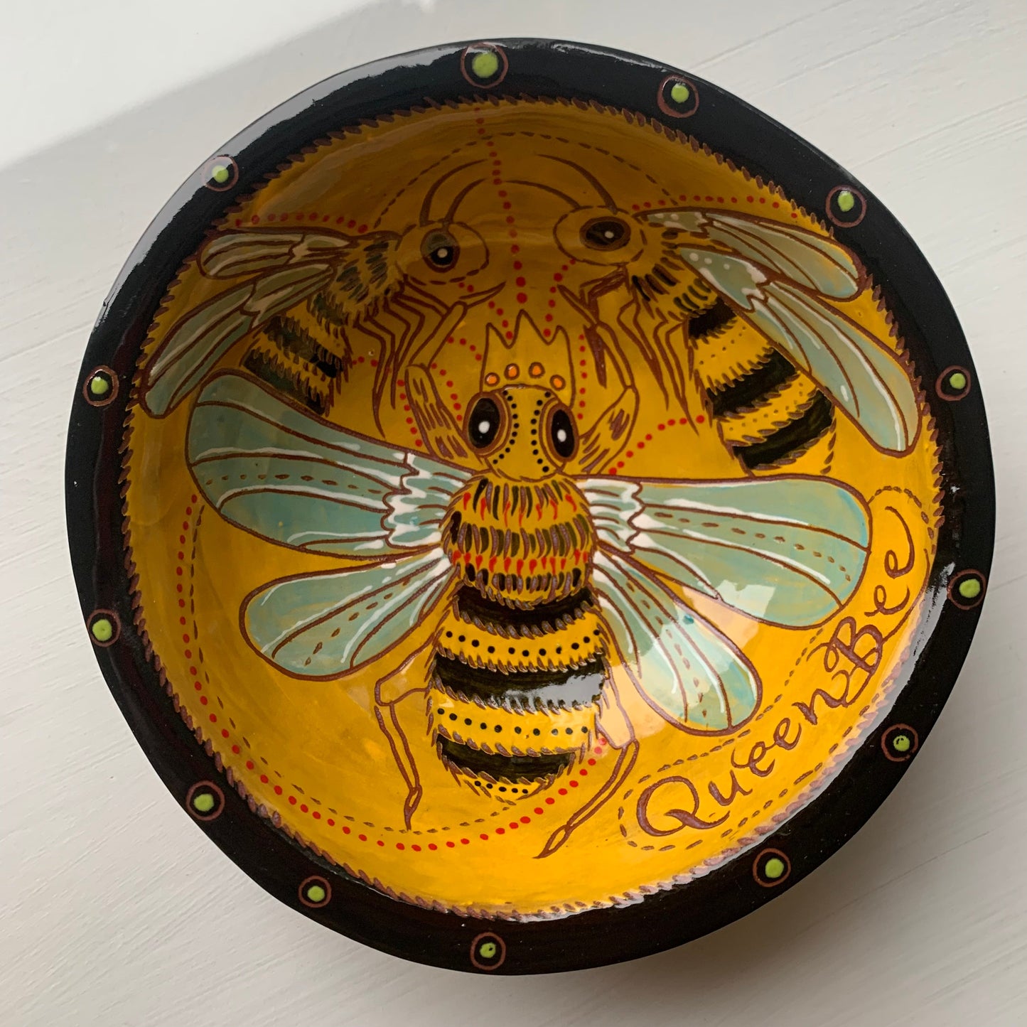 Queen Bee with turquoise rim 2